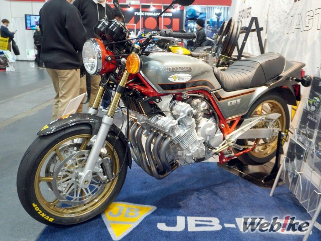 Luftgekühlter 6-Zylinder-Reihenmotor mit neu entwickelter Schwinge: Honda CBX1000, vollständig angepasst von BITO R&D