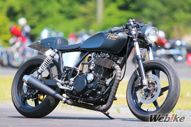 FLAKES‘ Unique Blend of Performance and Style: Yamaha SR500 Custom