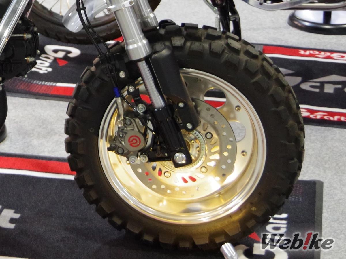 Nostalgic aluminum wheels by G-Craft equipped on the DAX125