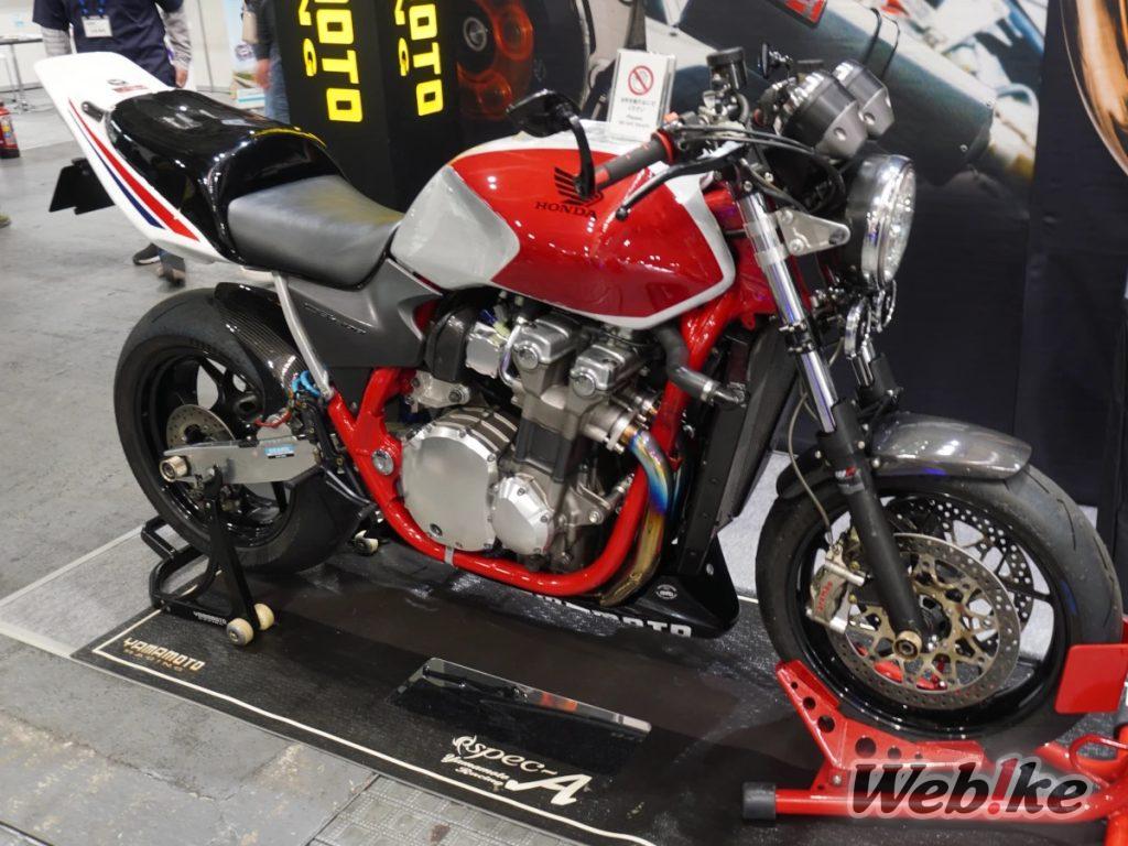 Die CB1300SF Racer Custom von Yamamoto Racing ist jetzt straßenzugelassen! Mit heißem neuen Spec-A Doppelauspuff unter dem Heck [Osaka Motorcycle Show 2025]
